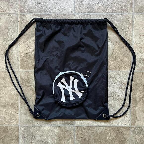 MLB New York Yankees Drawstring Backpack Ball Pocket Baseball Sports Gym Workout - Picture 5 of 7